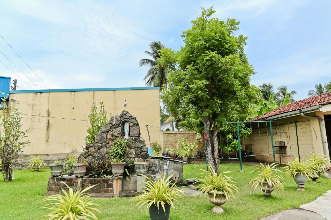 Merlyn Villa Negombo Exterior photo